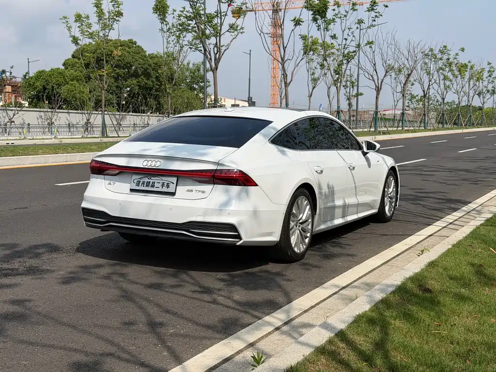 Audi A7 2021 — фото 12