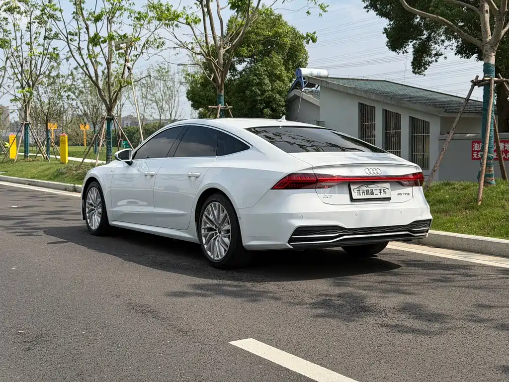 Audi A7 2021 — фото 13
