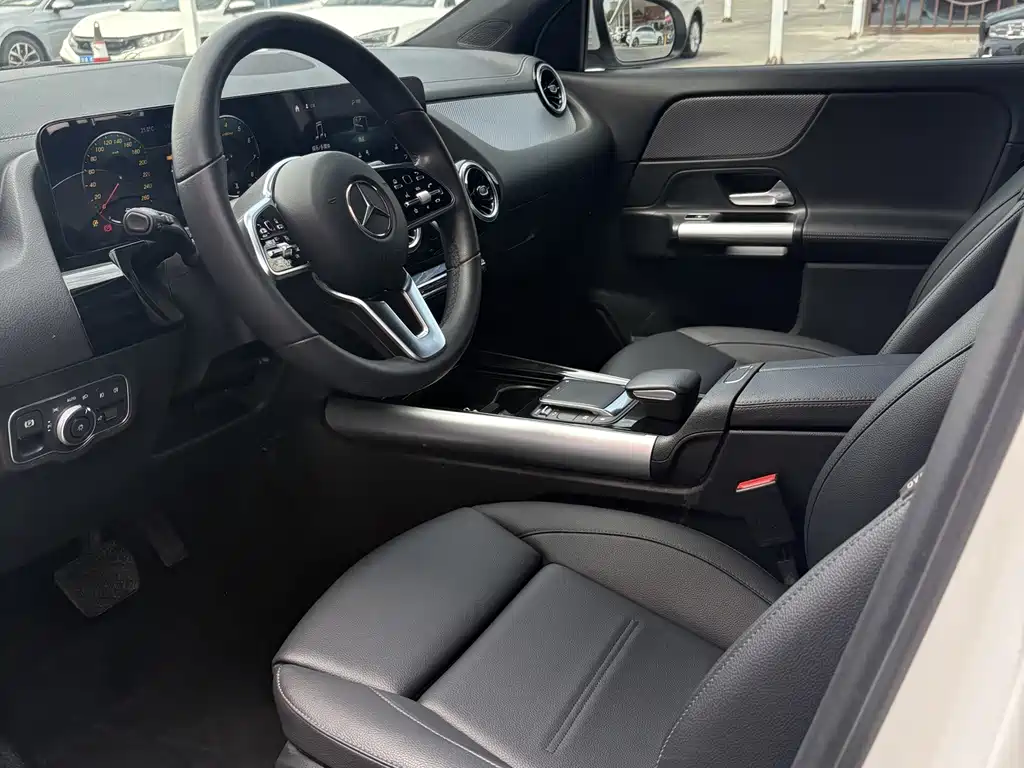 Mercedes-Benz GLA 2023
