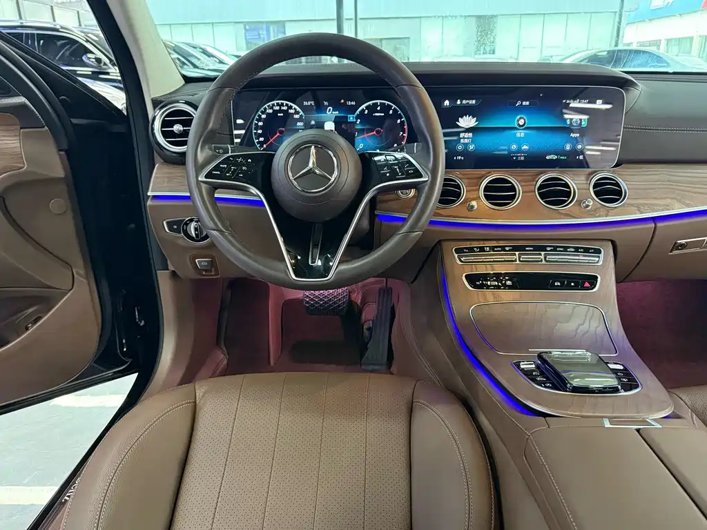 Mercedes-Benz E-Class 2022 — фото 8