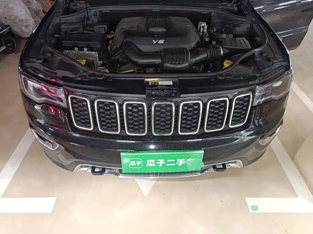 Jeep Grand Cherokee 2018 — фото 11