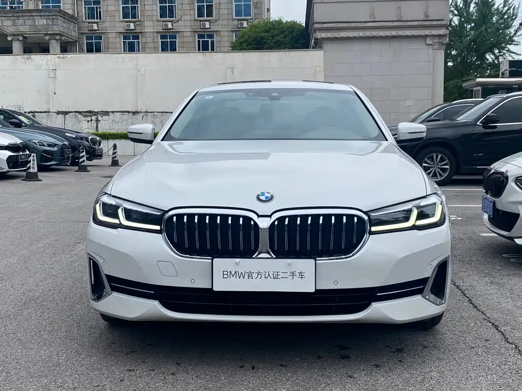 BMW 5 Series 2022 — фото 2