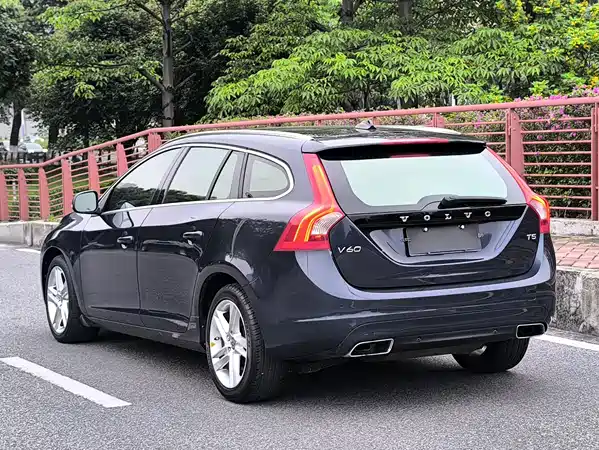 Volvo V60 2014