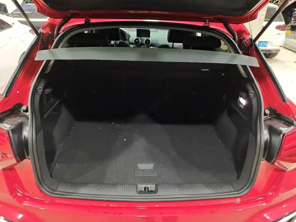 Audi Q2L 2023 — фото 10