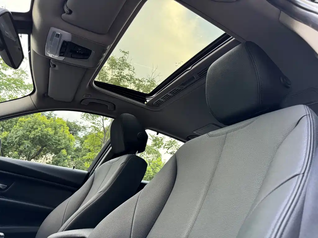 BMW 3 Series 2016 — фото 15