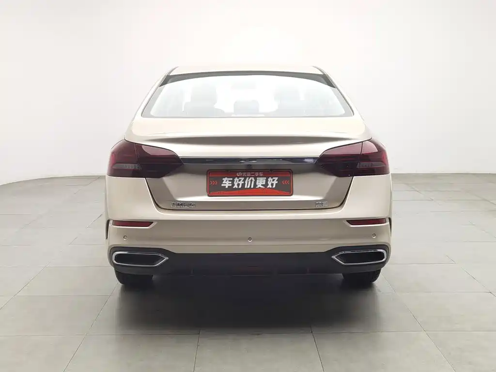 Geely Emgrand 2021