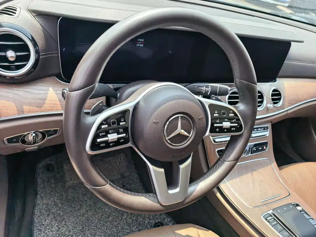 Mercedes-Benz E-Class 2019 — фото 10
