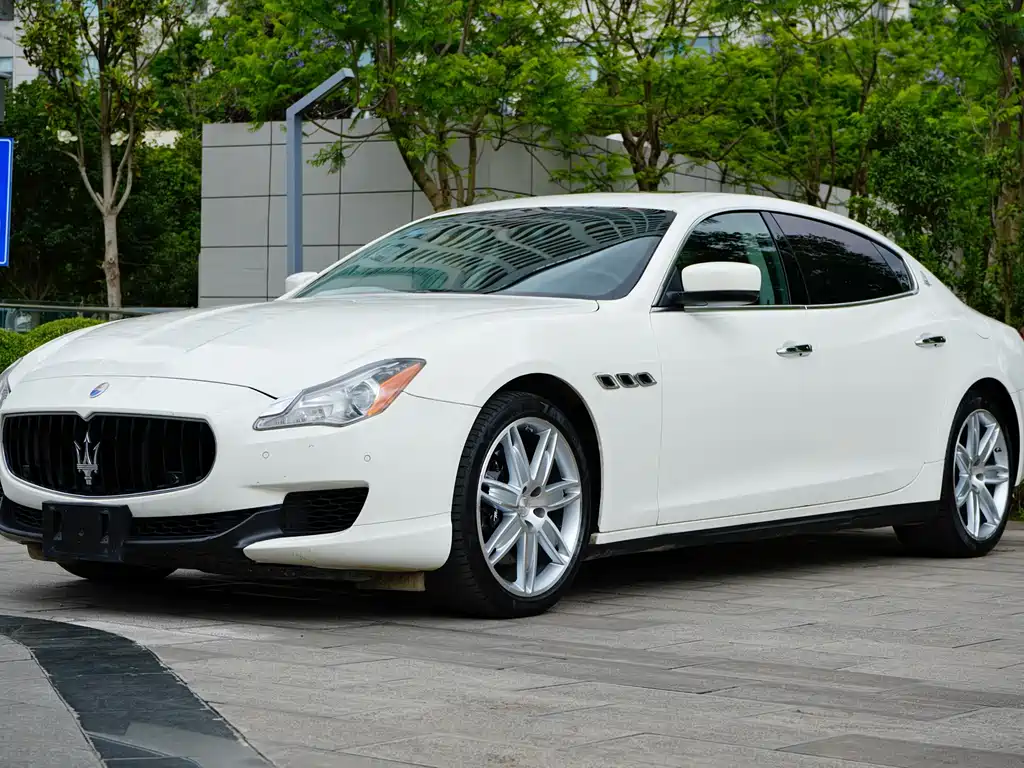 Maserati Quattroporte 2015 — фото 1