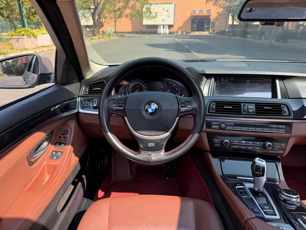 BMW 5 Series 2015 — фото 13