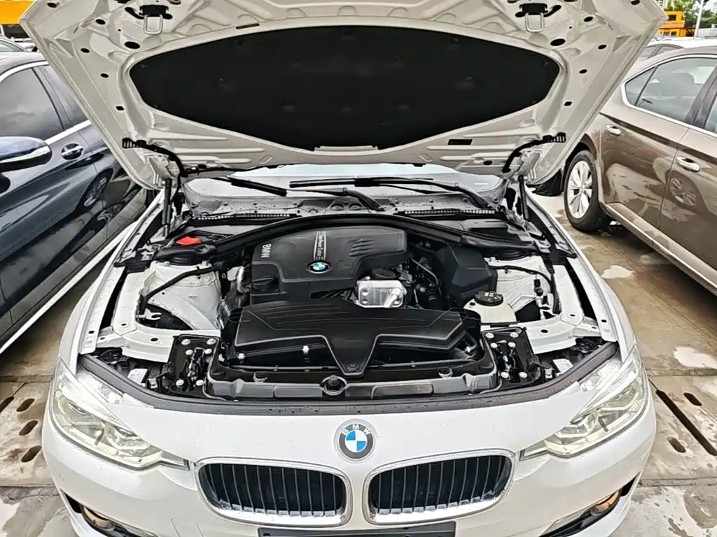BMW 3 Series 2016 — фото 20