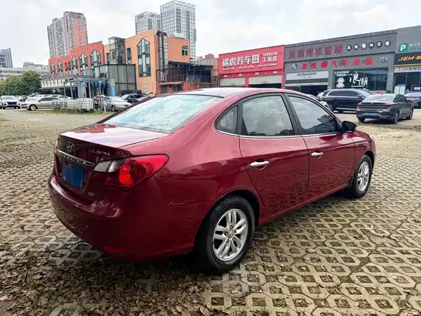Hyundai Yuedong 2011