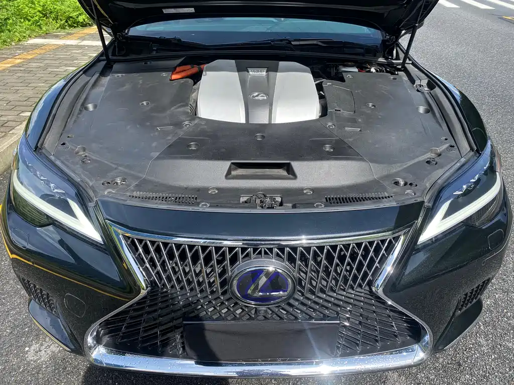 Lexus LS 2023 — фото 18