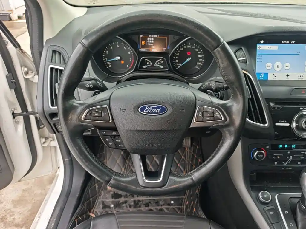 Ford Focus 2017 — фото 11