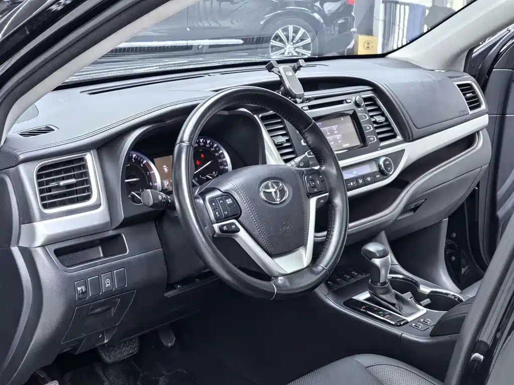 Toyota Highlander 2016 — фото 4
