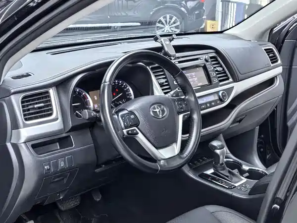 Toyota Highlander 2017