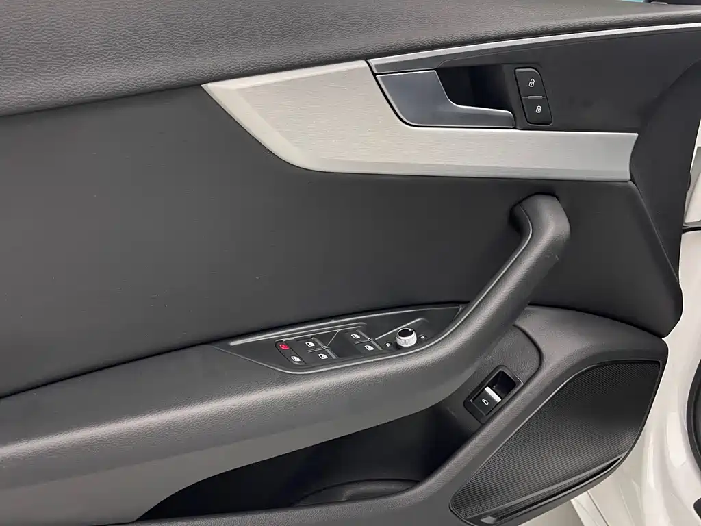 Audi A4L 2021 — фото 20