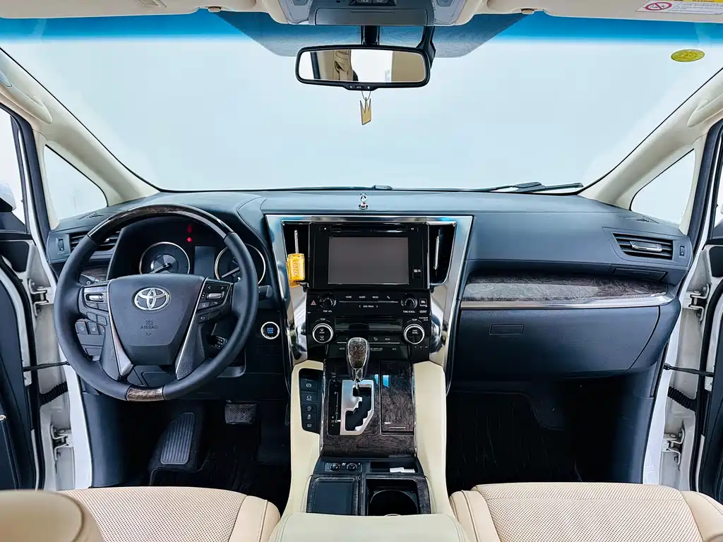 Toyota Alphard 2018 — фото 12