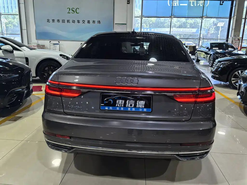 Audi A8 2018 — фото 17