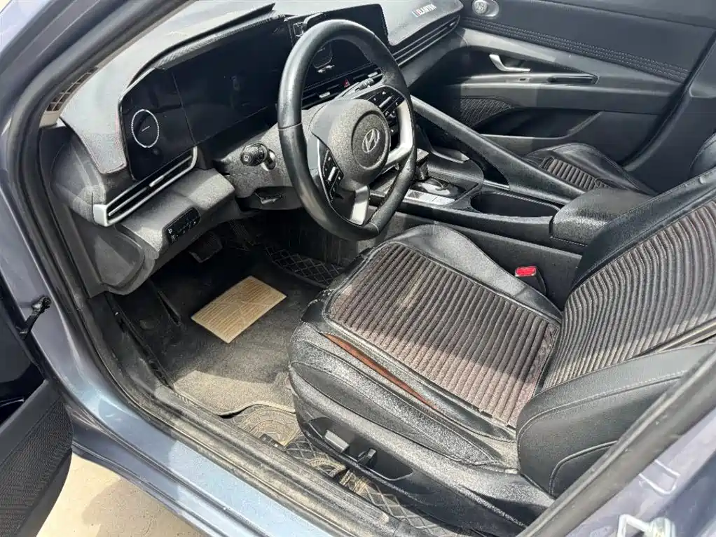 Hyundai Elantra 2024