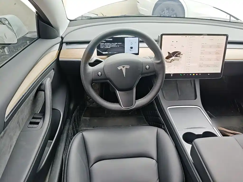 Tesla Model 3 2022 — фото 11