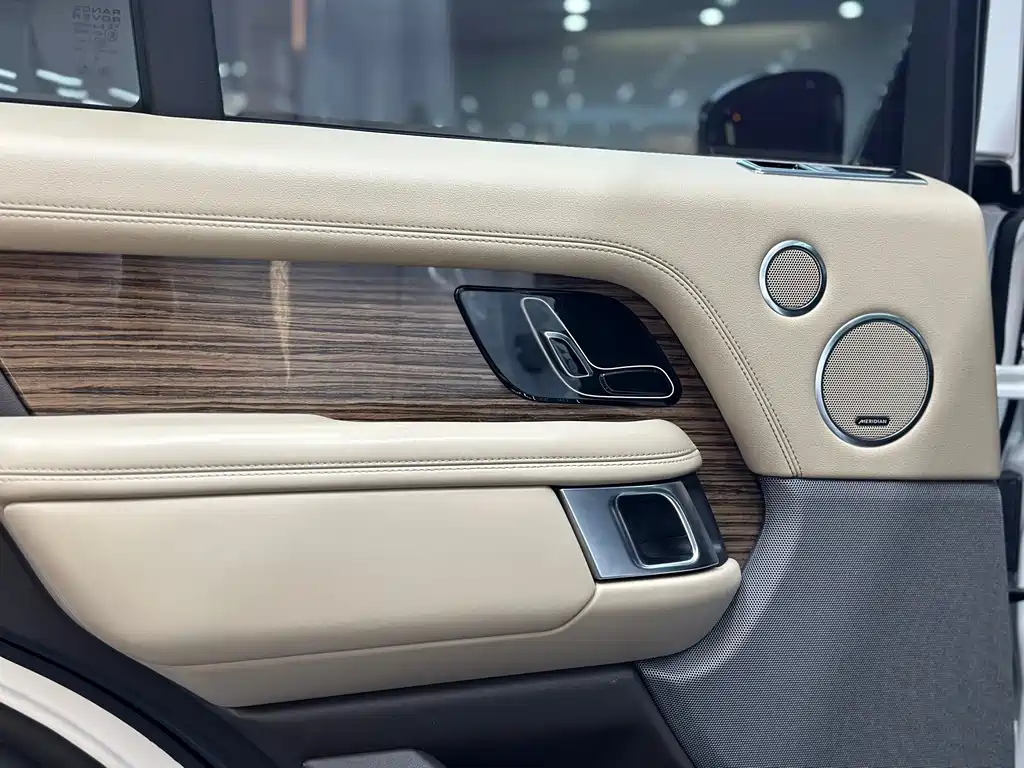 Land Rover Range Rover 2019 — фото 23