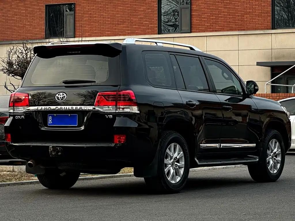 Toyota Land Cruiser 2019 — фото 11