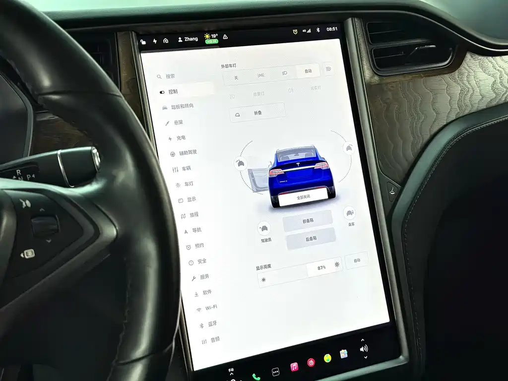 Tesla Model X 2019 — фото 19