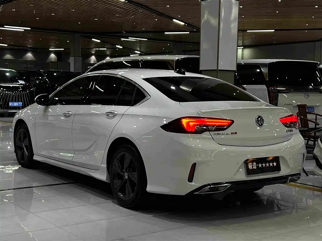Buick Regal 2018 — фото 15