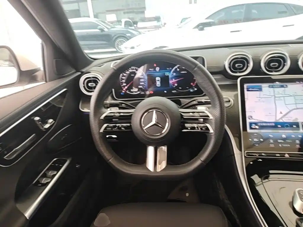Mercedes-Benz C-Class 2024 — фото 11