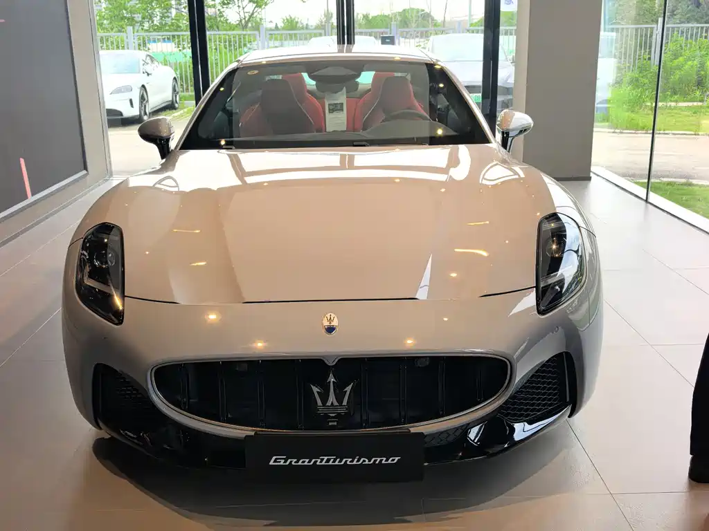 Maserati GranTurismo — фото 2