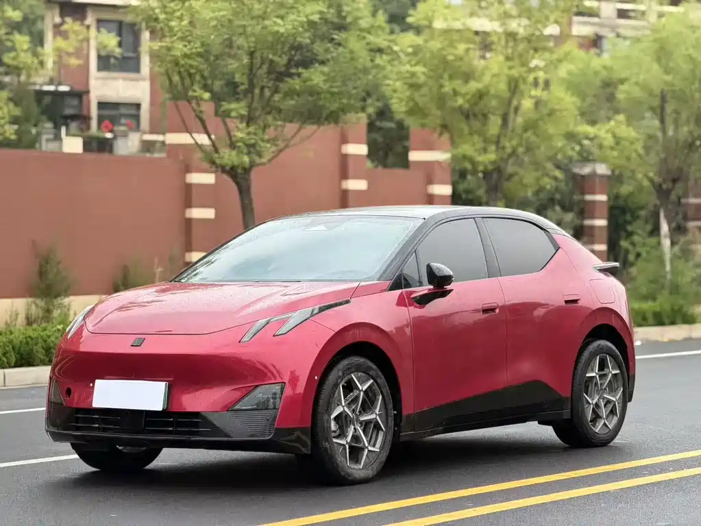 Lynk & Co Z20 2025