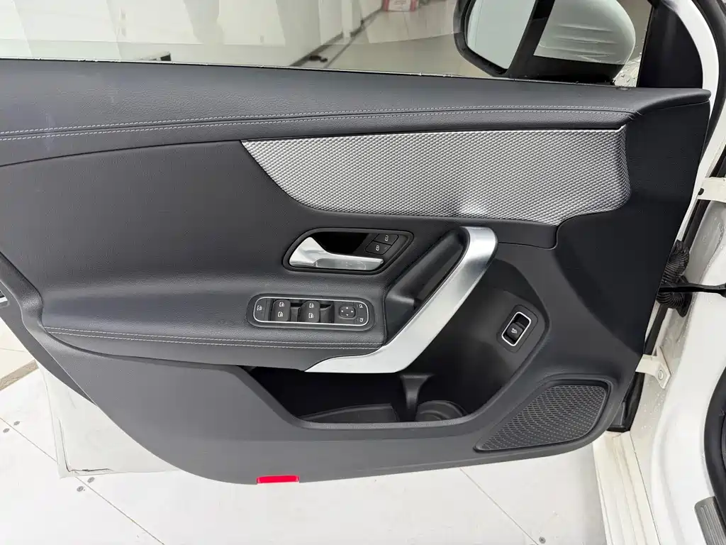 Mercedes-Benz A-Class 2021 — фото 12