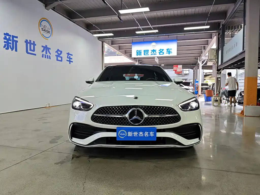 Mercedes-Benz C-Class 2024