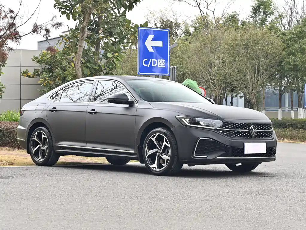 Volkswagen Passat 2024