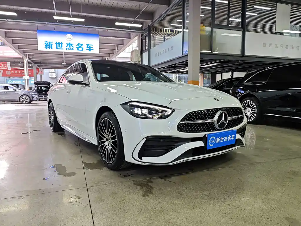 Mercedes-Benz C-Class 2024