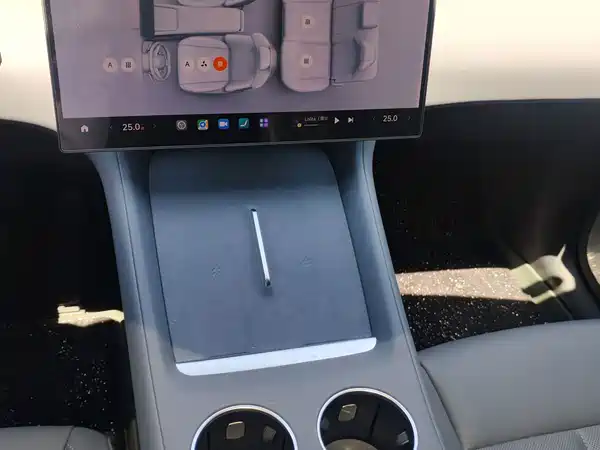 Xiaomi YU7 2025