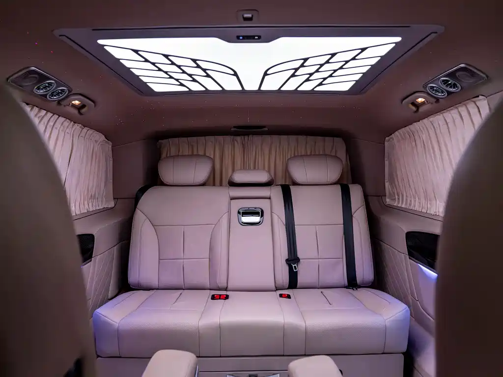 Mercedes-Benz V-Class 2019 — фото 24