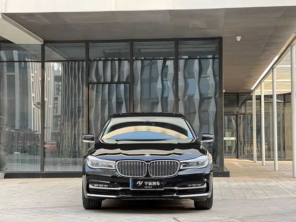 BMW 7 Series 2017 — фото 2