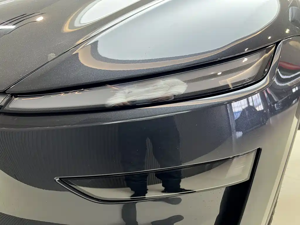 Tesla Model Y 2025 — фото 20