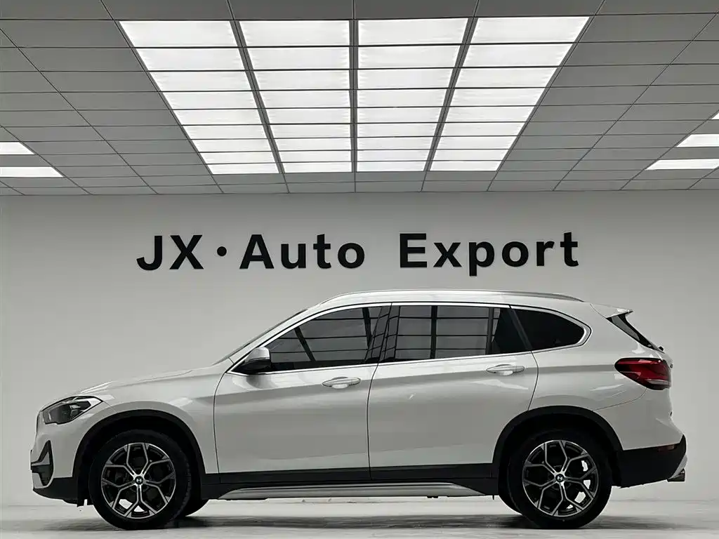 BMW X1 2022 — фото 4
