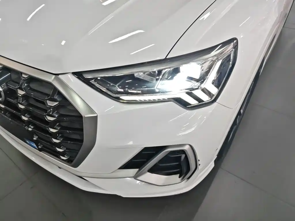 Audi Q3 2020 — фото 24