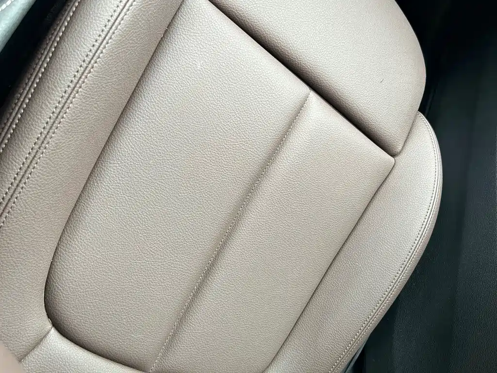 BMW 1 Series 2020 — фото 19
