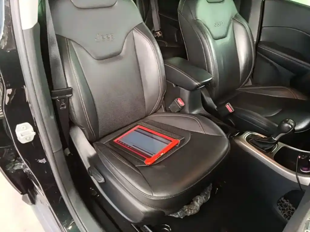Jeep Compass 2017 — фото 25