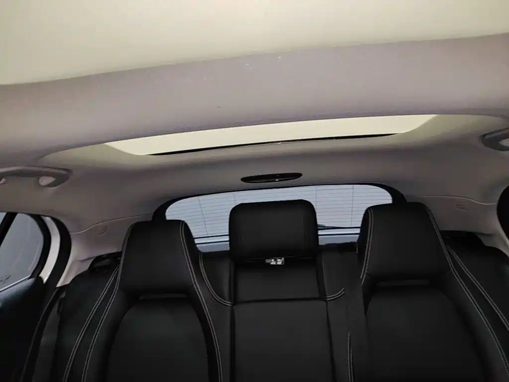 Mercedes-Benz GLA 2017 — фото 14
