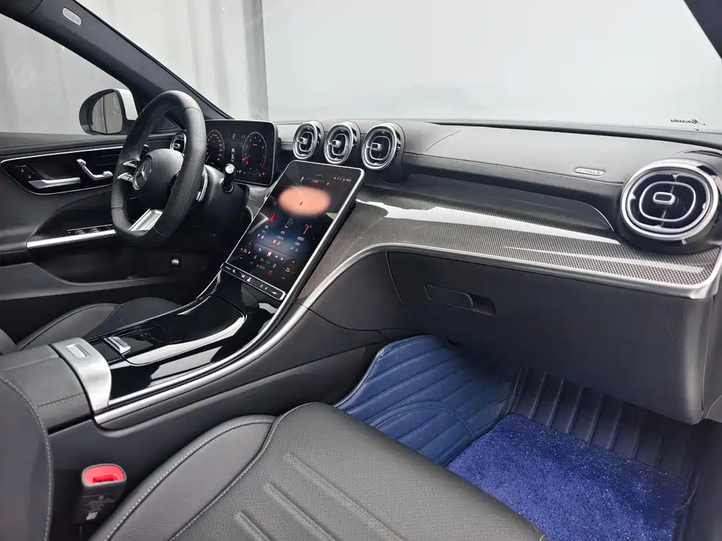 Mercedes-Benz C-Class 2023 — фото 15