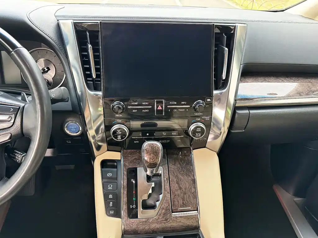 Toyota Vellfire 2022 — фото 15