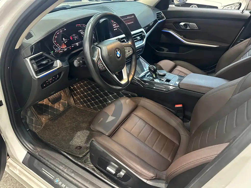 BMW 3 Series 2019 — фото 10