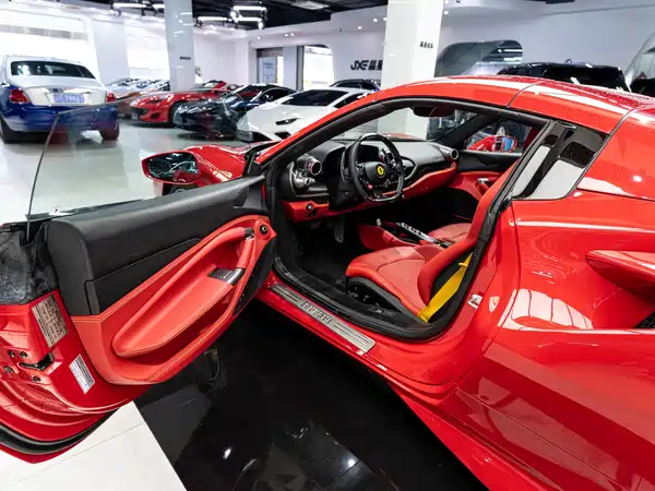 Ferrari F8 2022