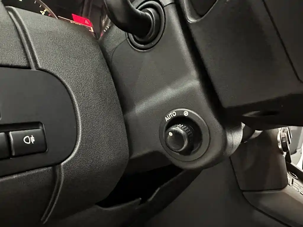 Land Rover Discovery 2015 — фото 27