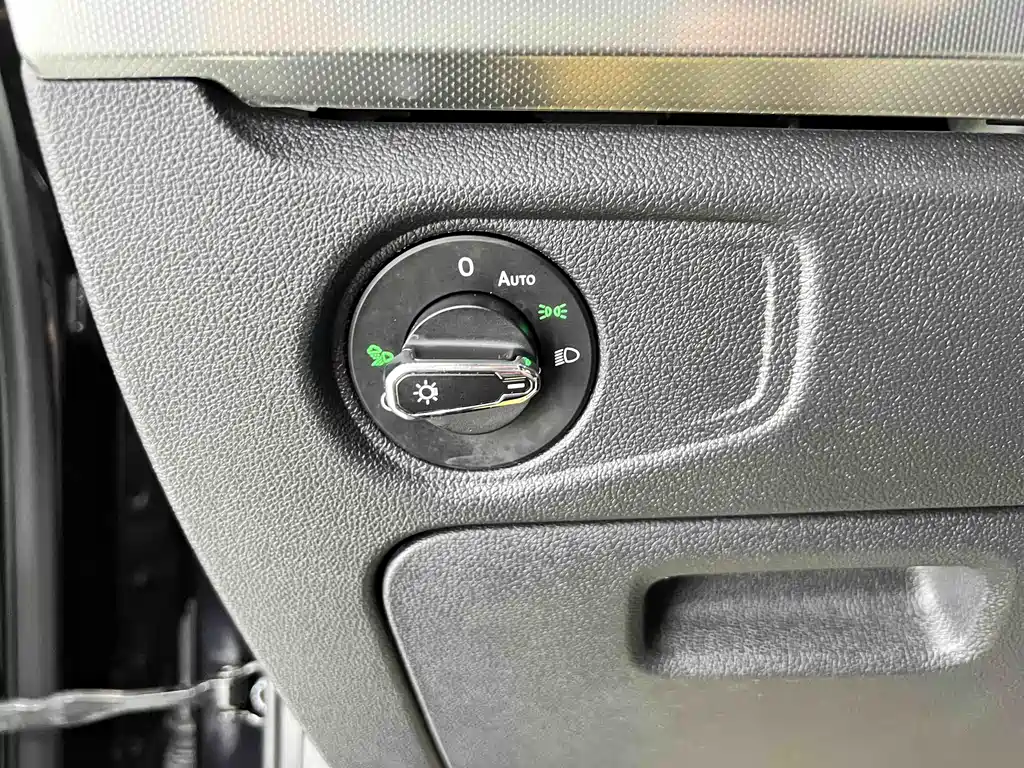 Volkswagen Passat 2022 — фото 10